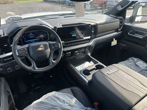 New 2026 Chevrolet Silverado 2500 High Country w/ High Country Premium Package AWD/4WD image 10