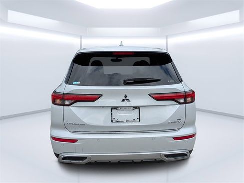 New 2025 Mitsubishi Outlander SE image 4