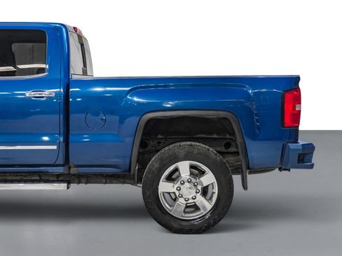 Used 2016 GMC Sierra 2500 Denali w/ Duramax Plus Package AWD/4WD image 11