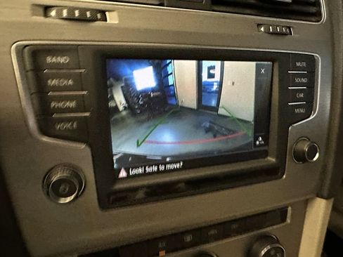 Used 2016 Volkswagen Golf S FWD image 13