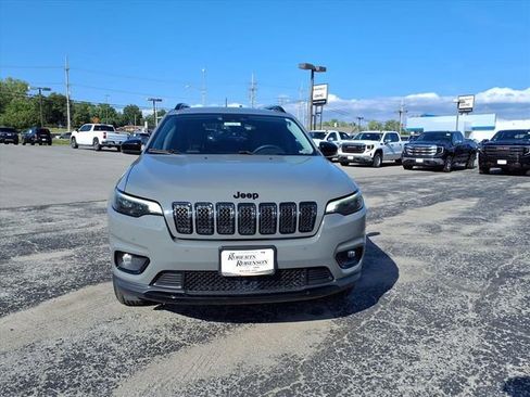 Used 2023 Jeep Cherokee Altitude Lux image 28