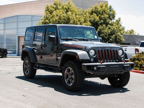 Used 2017 Jeep Wrangler Unlimited Rubicon AWD/4WD image 3