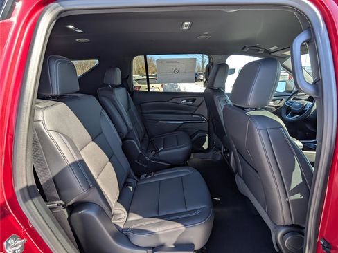 New 2026 Chevrolet Traverse LT w/ Driver Confidence Package image 7