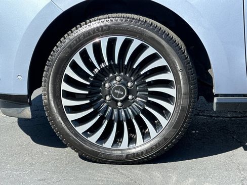 Certified 2020 Lincoln Navigator Black Label w/ Cargo Convenience Package AWD/4WD image 26