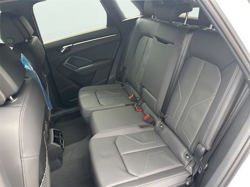 New 2025 Audi Q3 2.0T Premium image 21