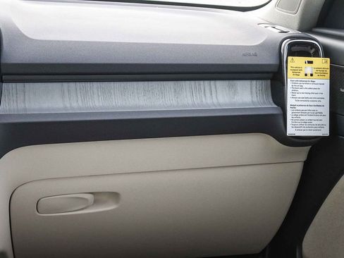 New 2026 Volvo XC40 B5 Ultra w/ Climate Package image 25