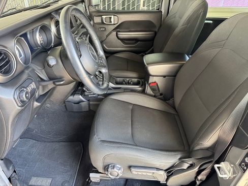 Used 2021 Jeep Wrangler Sport S AWD/4WD image 24