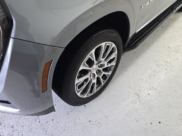Certified 2025 GMC Yukon Denali AWD/4WD image 9