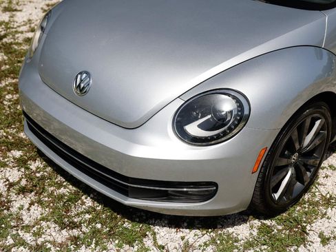 Used 2013 Volkswagen Beetle 2.0T FWD image 17