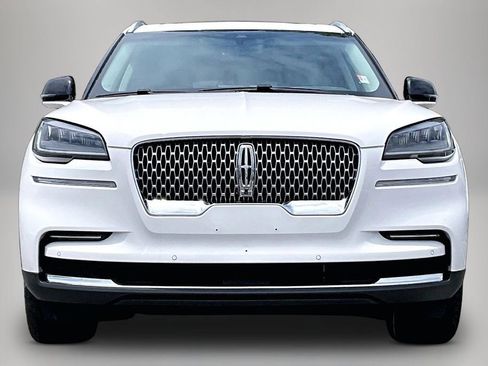 Used 2023 Lincoln Aviator Reserve w/ Equipment Group 201A AWD/4WD image 3