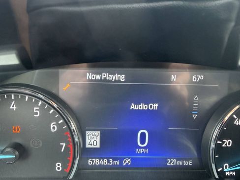 Used 2021 Ford Explorer XLT w/ Equipment Group 202A AWD/4WD image 15