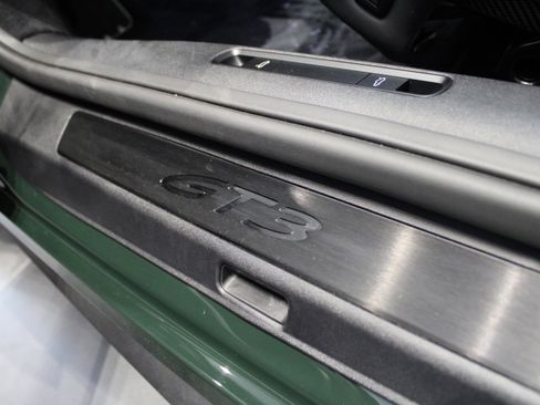 Used 2022 Porsche 911 GT3 image 32