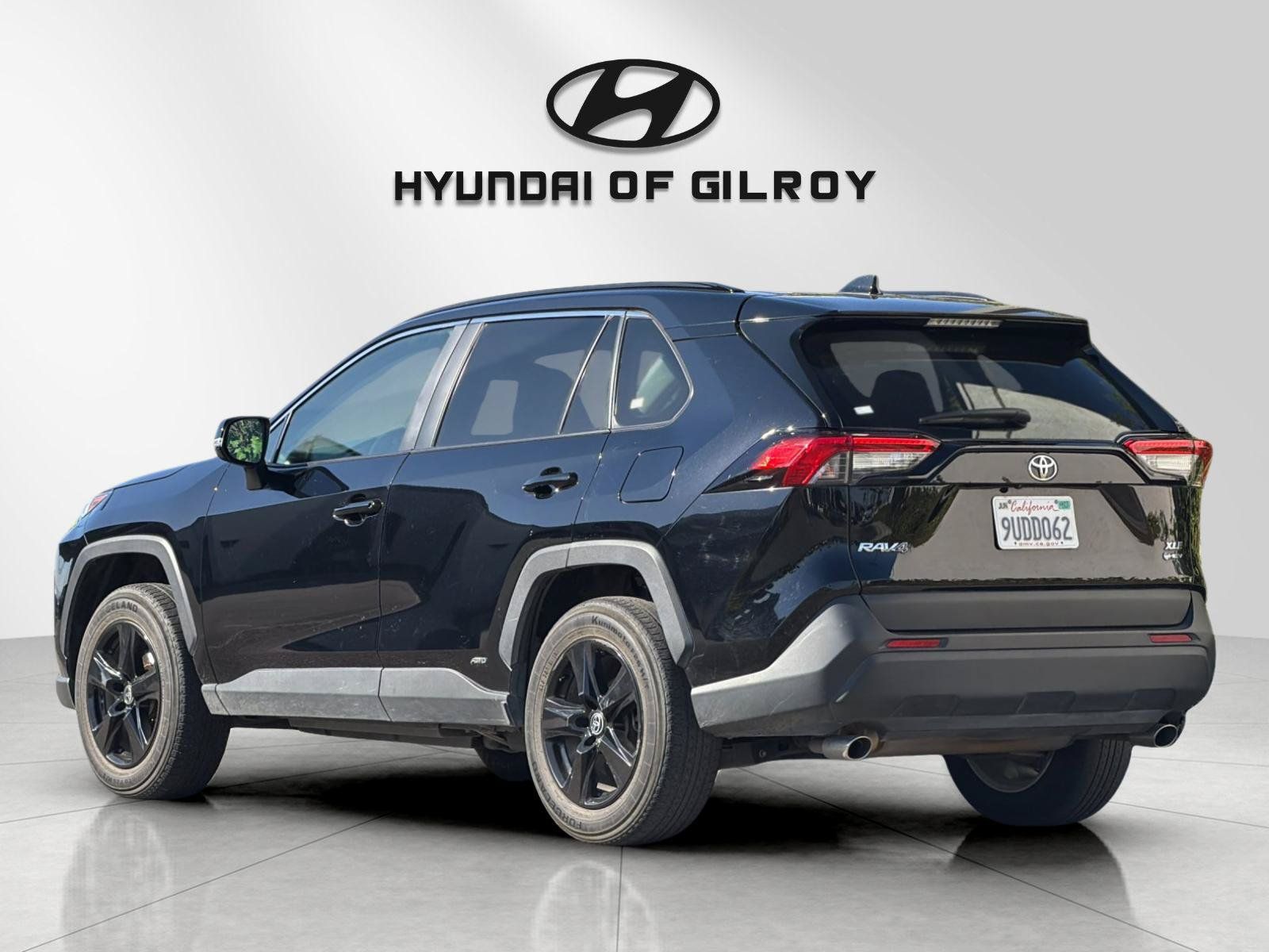 Used 2025 Toyota RAV4 XLE w/ Convenience Package AWD/4WD image 3