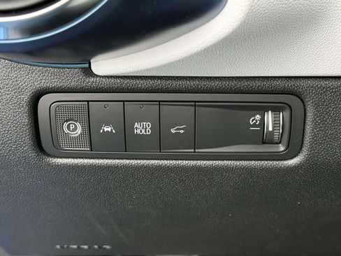 New 2026 Chevrolet Equinox EV LT image 18