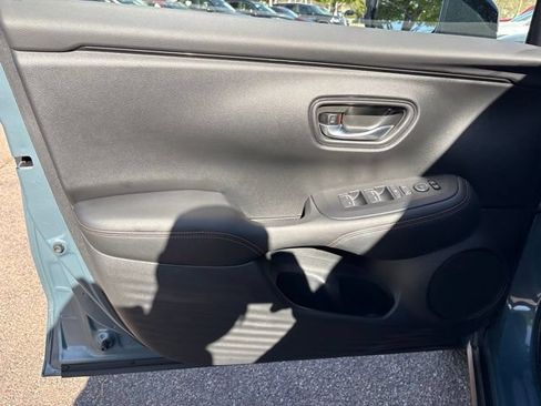 Certified 2025 Honda HR-V Sport image 7