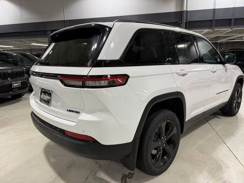 New 2025 Jeep Grand Cherokee Limited w/ Black Appearance Package image 8