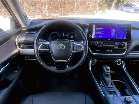 Certified 2024 Toyota Grand Highlander Platinum image 12