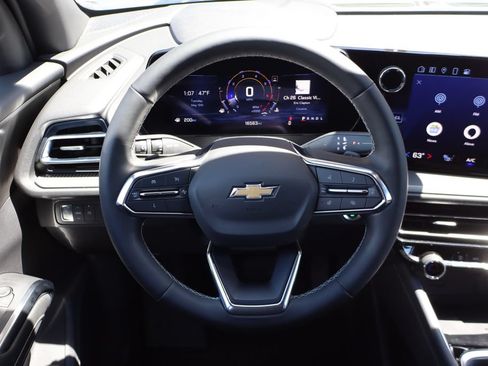 Used 2024 Chevrolet Traverse LT w/ LPO, Floor Liner Package FWD image 18