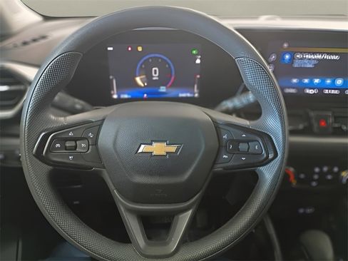 Used 2025 Chevrolet TrailBlazer LT image 13