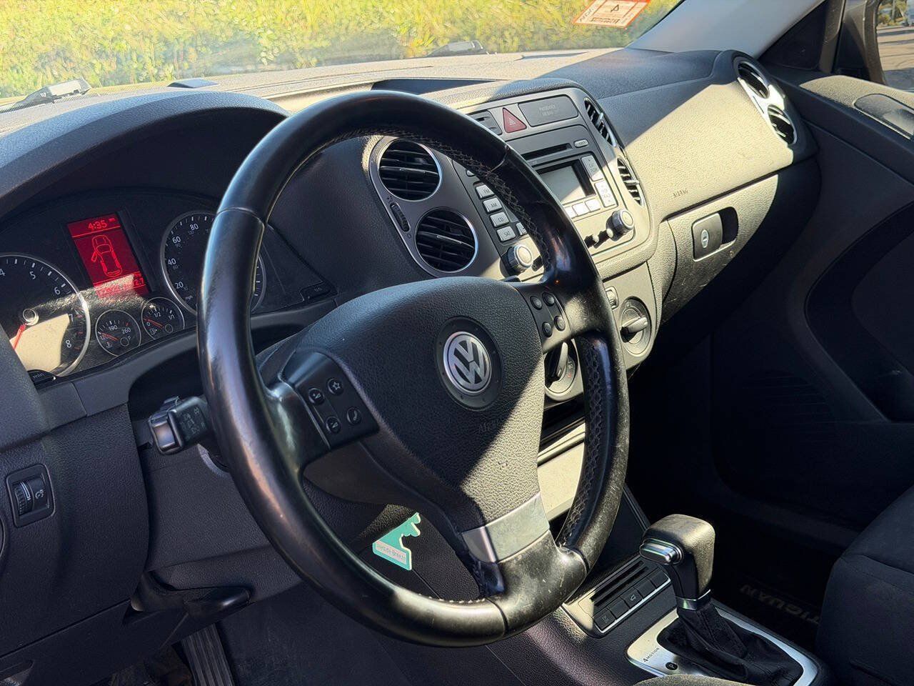 Used 2009 Volkswagen Tiguan SE AWD/4WD image 11