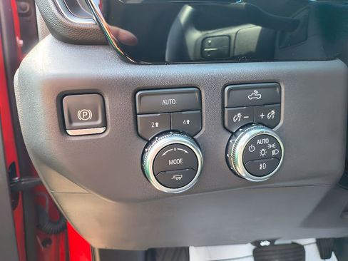 Used 2024 GMC Sierra 1500 Elevation w/ LPO, Elevation Black Package AWD/4WD image 19