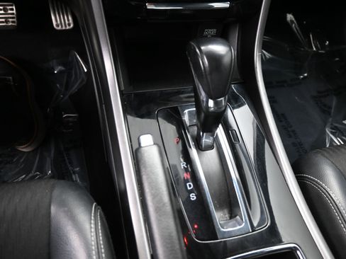 Used 2017 Honda Accord Sport image 14
