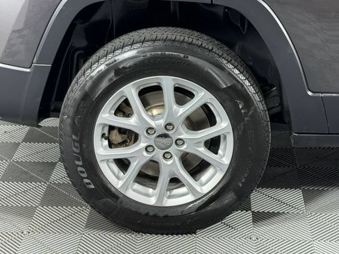 Used 2014 Jeep Cherokee Latitude w/ Cold Weather Group AWD/4WD image 28