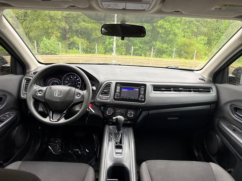 Used 2022 Honda HR-V LX image 16