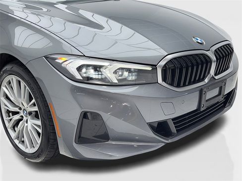 Used 2024 BMW 330i Sedan image 3