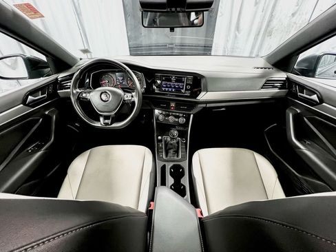 Used 2020 Volkswagen Jetta R-Line image 16