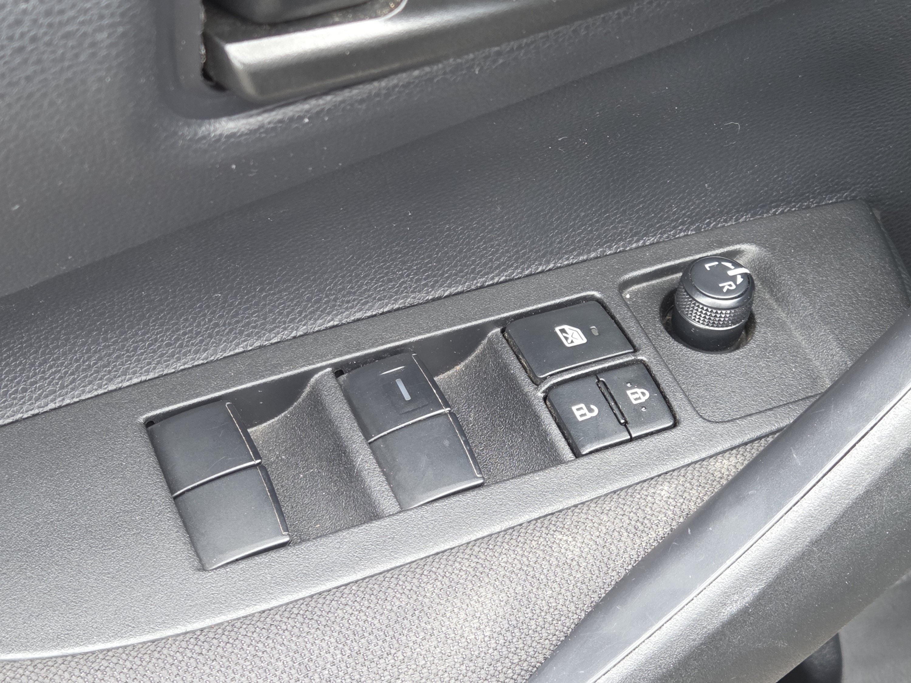 Used 2026 Toyota Corolla LE w/ Carpet Mat Package (TMS) FWD image 26