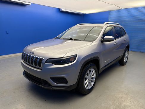 Used 2021 Jeep Cherokee Latitude image 4
