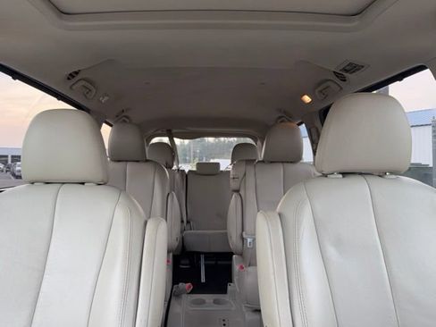 Used 2011 Toyota Sienna XLE w/ XLE Navigation Pkg FWD image 32