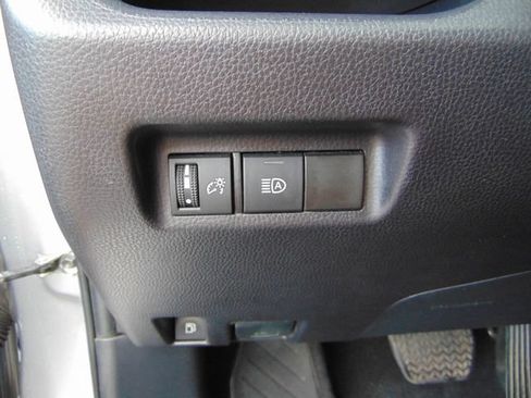 Used 2025 Toyota RAV4 LE AWD/4WD image 19