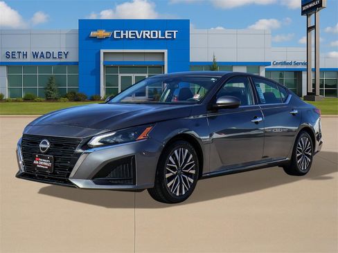 Used 2023 Nissan Altima 2.5 SV image 3