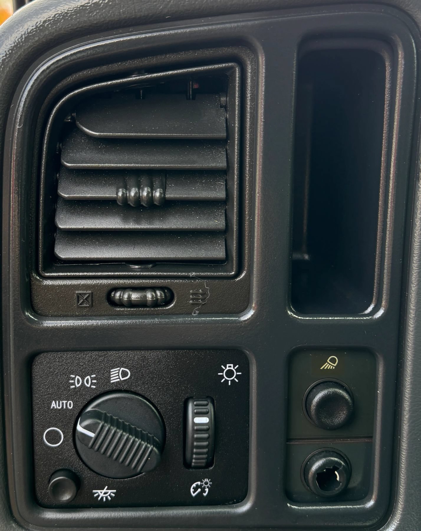 Used 2005 Chevrolet Silverado 2500 LS RWD image 15