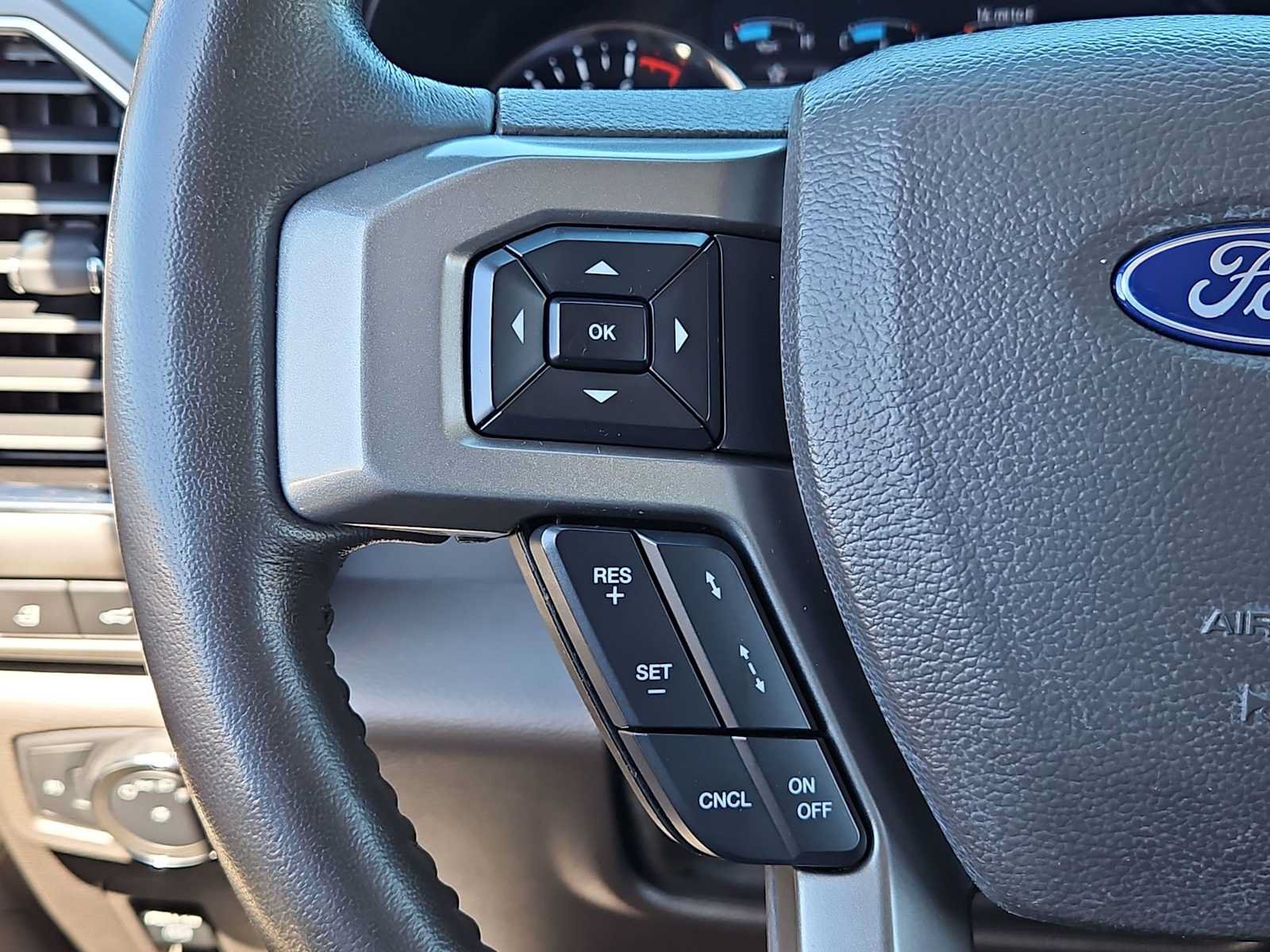 Used 2021 Ford Expedition XLT AWD/4WD image 24