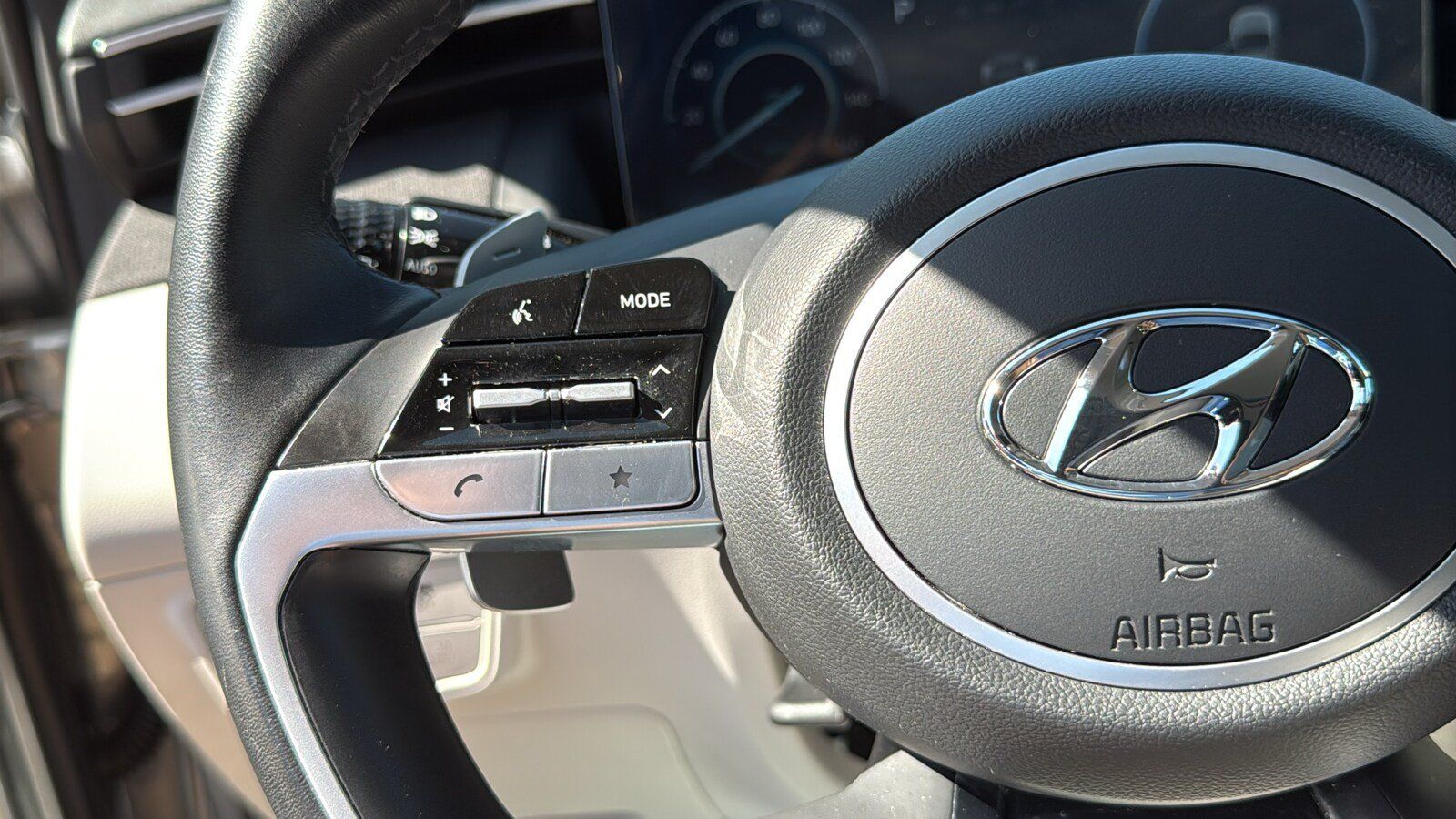 Used 2024 Hyundai Tucson Limited AWD/4WD image 14