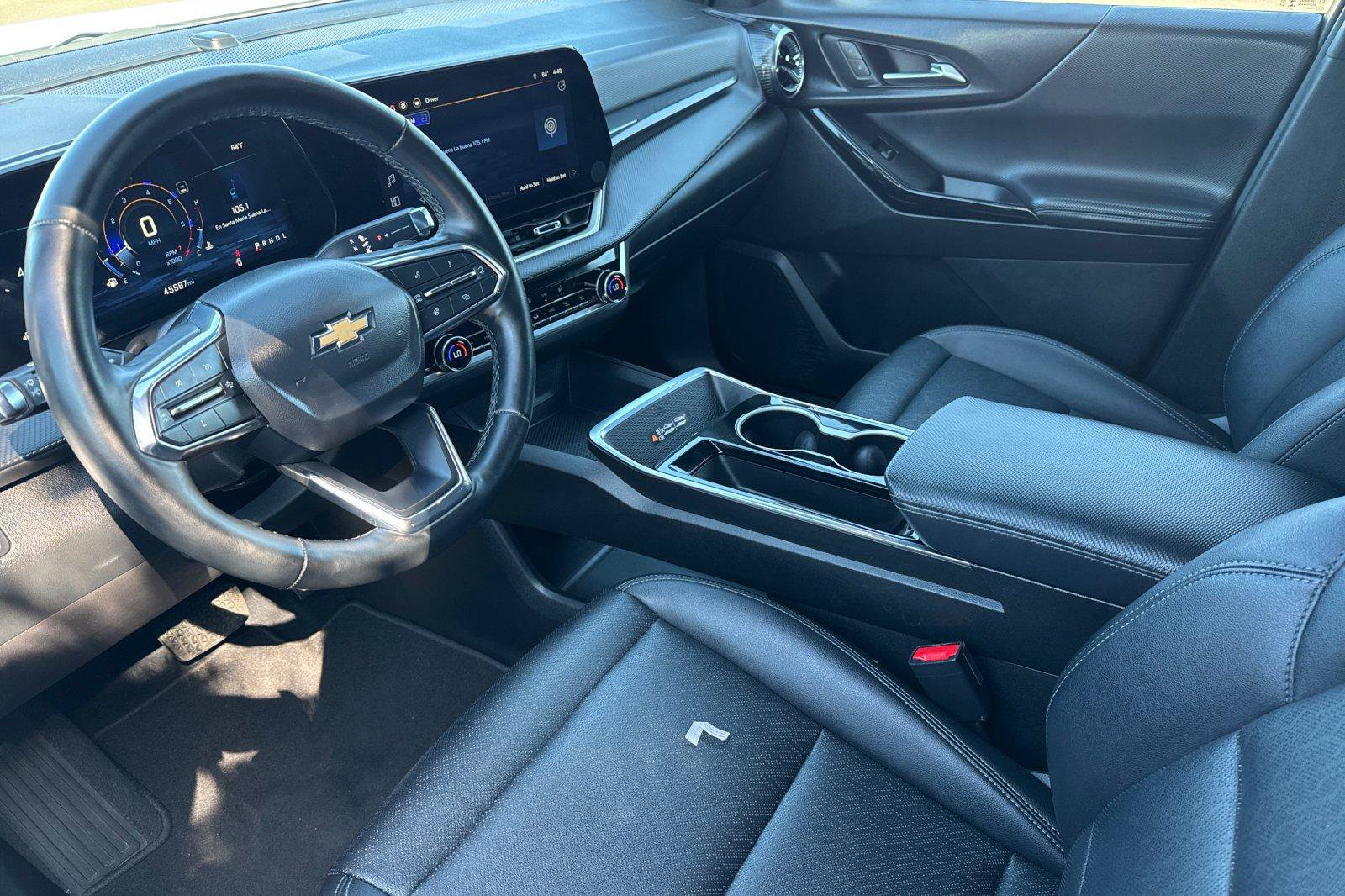 Used 2025 Chevrolet Equinox LT w/ Convenience Package II FWD image 2