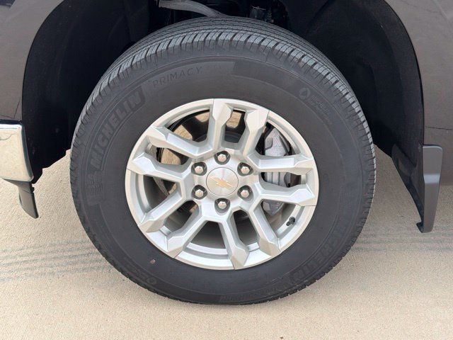 Used 2024 Chevrolet Silverado 1500 LT AWD/4WD image 10