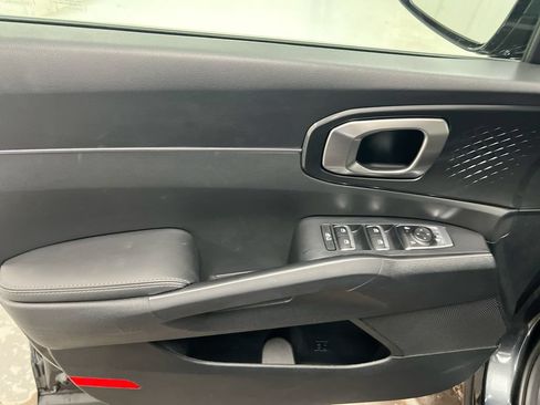 Used 2025 Kia Sorento EX FWD image 21
