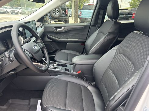 New 2025 Ford Escape SE image 13