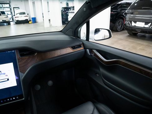Used 2019 Tesla Model X 100D image 11