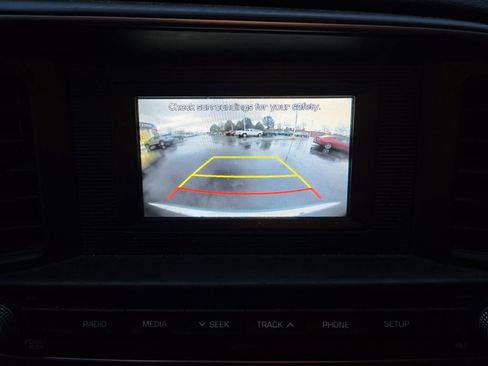 Used 2020 Hyundai Elantra SE image 20