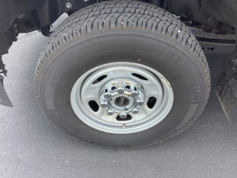 Used 2024 Ford F250 XL w/ Snow Plow/Camper Package AWD/4WD image 4