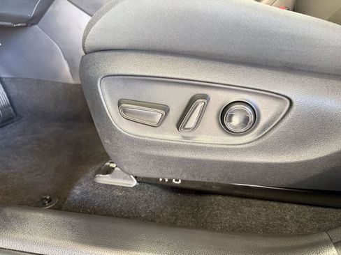 Used 2025 Toyota RAV4 XLE image 23