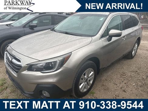 Used 2019 Subaru Outback 2.5i Premium AWD/4WD image 1