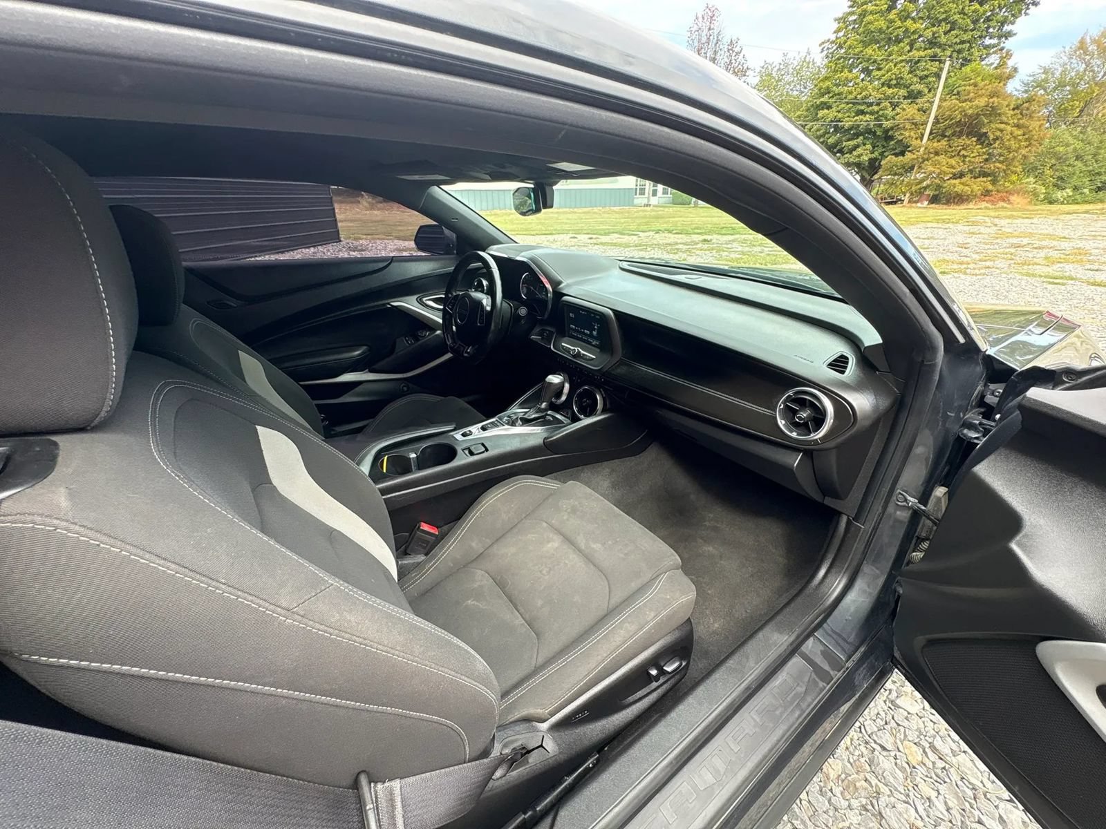 Used 2018 Chevrolet Camaro LT RWD image 10
