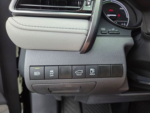 Used 2024 Toyota Camry SE FWD image 27