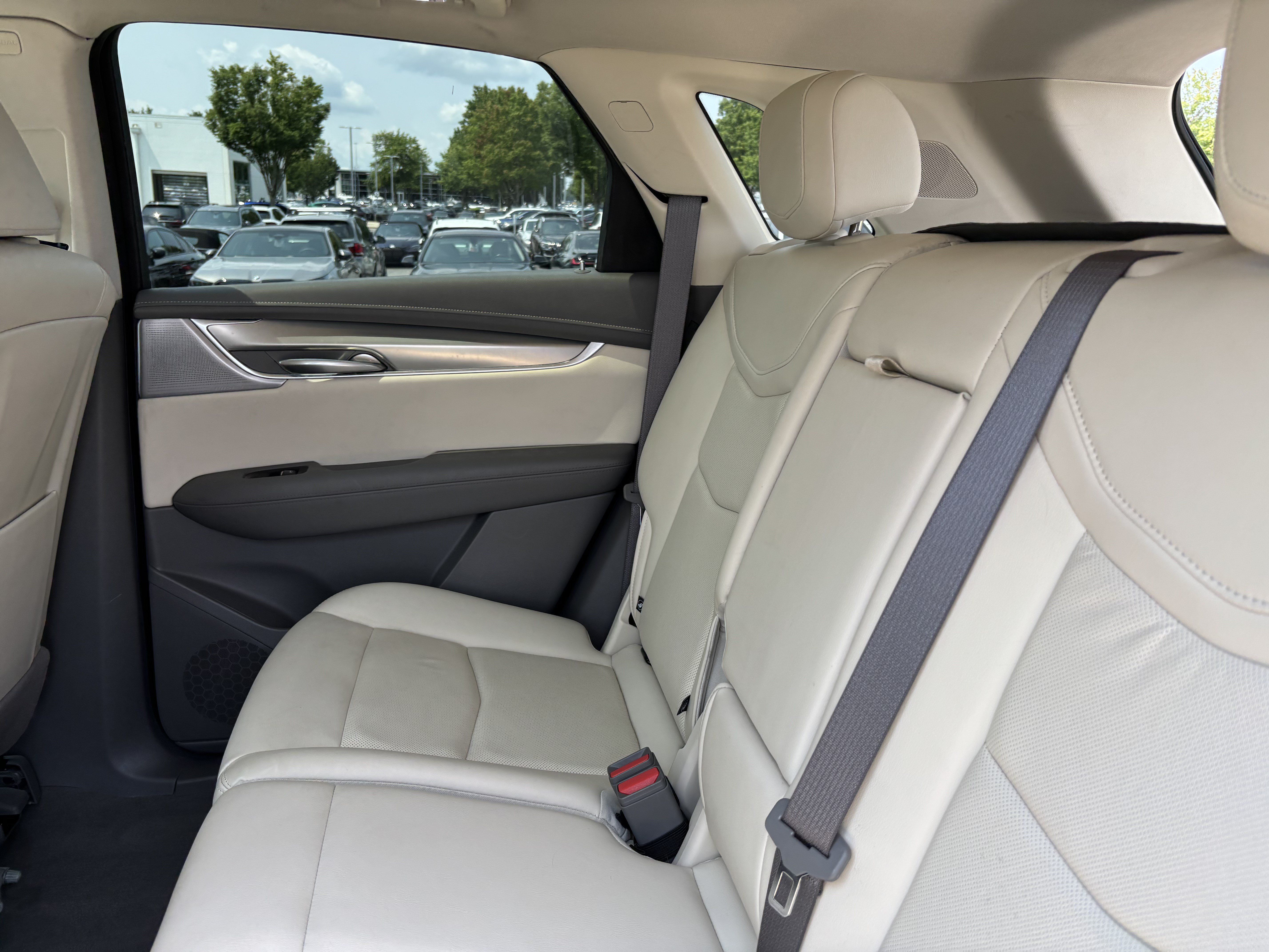 Used 2025 Cadillac XT5 Premium Luxury AWD/4WD image 33